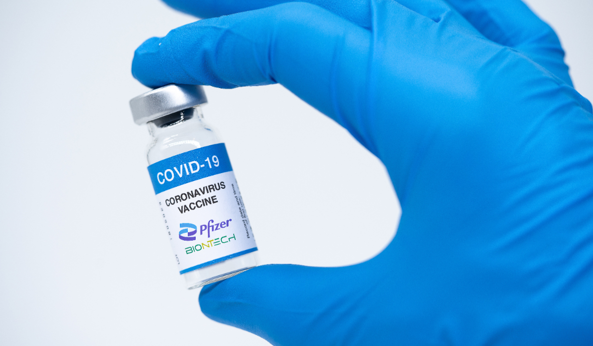 România refuză vaccinurile anti-COVID de la Pfizer, chiar dacă este obligată să le plătească. Rogobete: „Sunt doze pentru 10 ani”