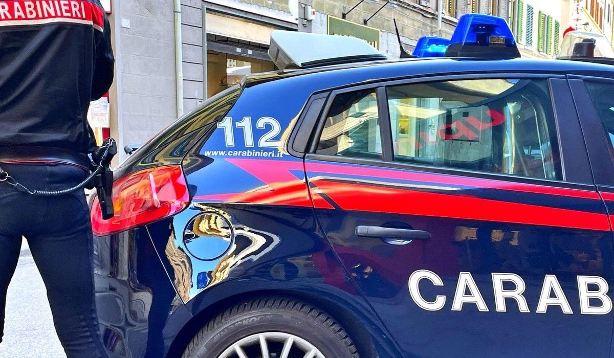 Un român din Italia este acuzat că și-a terorizat colega de serviciu: „Aprind lumânări pentru moartea ta”