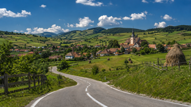 Cum să explorezi nord-vestul României: trasee auto atractive cu punct de plecare Clujul