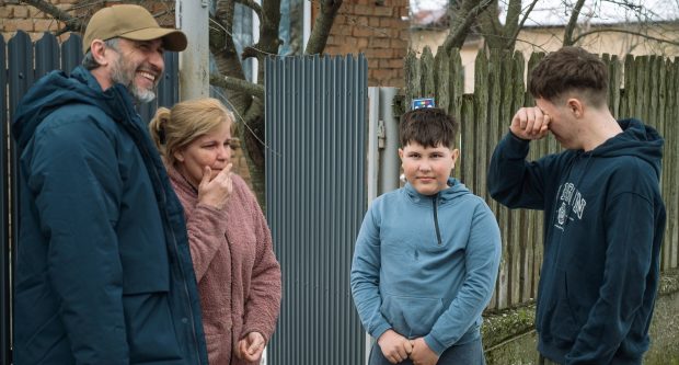 Imagine Stire Povestea cutremurătoare a doi frați de la „Visuri la cheie” 2026. „L-am găsit sub dărâmături, am încercat să-l scot. Asta m-a marcat pe viață” | 2review.ro