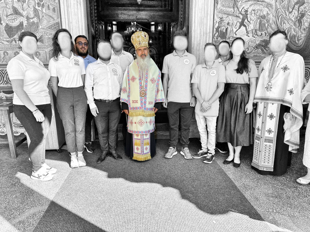 Cadou obligatoriu pentru ÎPS Teodosie: 200 de lei de student, la festivitatea de absolvire. Organizator: „Cei care nu pot participa au obligația morală de a achita 550 de lei”