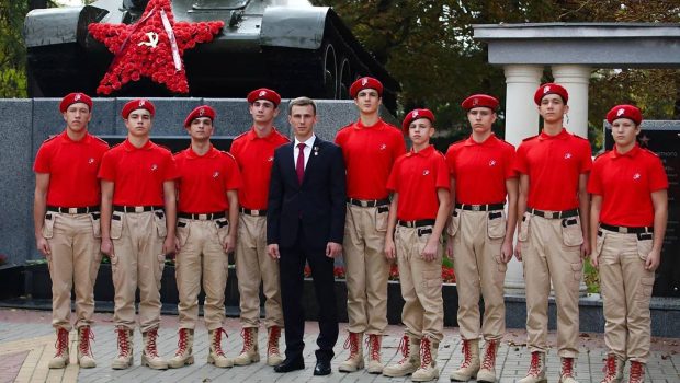 Kremlinul formează influenceri tineri pentru a răspândi propaganda antioccidentală și pro-rusă