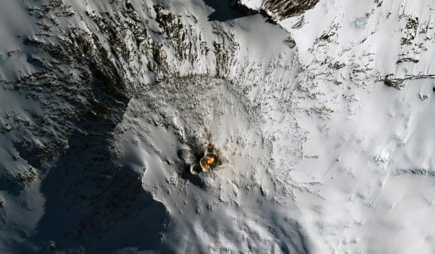 Cel mai misterios vulcan de pe planetă, unde craterul aruncă zilnic aur în valoare de mii de dolari