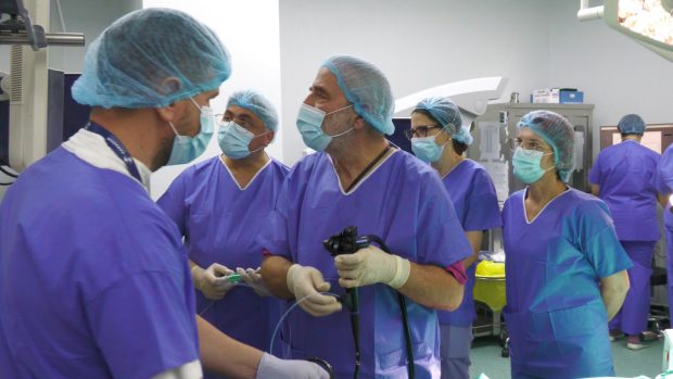 Tratament modern pentru un bărbat care avea dificultăți la înghițire