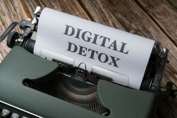 „Digital detox” paradox: cum folosești tech-ul ca să folosești mai puțin tech