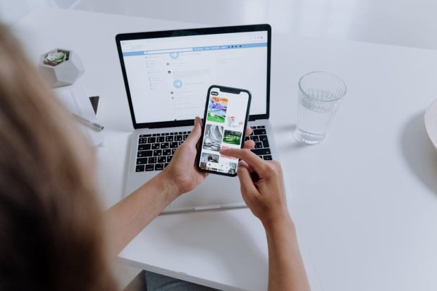 TikTok sau Instagram în 2026 – Unde investești bugetul unei afaceri mici din România?