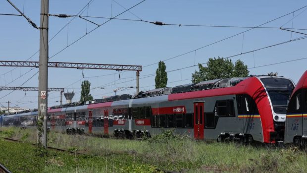 21 de trenuri moderne stau nefolosite de luni de zile din cauza birocrației, avertizează ministrul interimar al Transporturilor