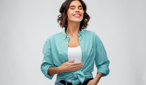 Abdominoplastia postnatală: ghid esențial pentru femeile care vor să își recapete forma corpului