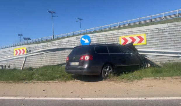 O tânără din Suceava a provocat intenționat un accident după ce a fost părăsită de iubit