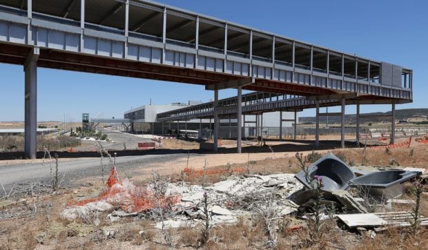 Aeroportul de 1,1 miliarde de euro care s-a vândut pe o sumă de 20 de ori mai mică a ajuns azi un cimitir pentru avioane
