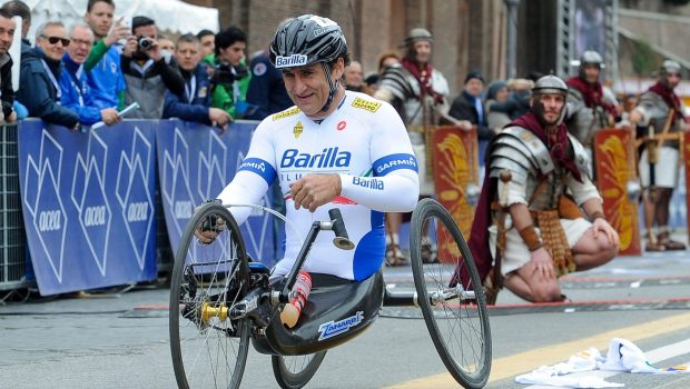 A murit Alex Zanardi, legendă a sportului paralimpic și fost pilot de Formula 1, la 59 de ani