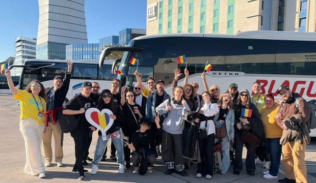 Imagine Stire Primele imagini cu Alexandra Căpitănescu în Viena: „Intrăm în etapa decisivă”. Artista reprezintă România la Eurovision Song Contest 2026 | 2review.ro