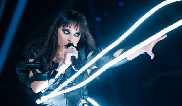 Imagine Stire Primele imagini cu show-ul pe care Alexandra Căpitănescu îl pregătește pentru semifinala Eurovision Song Contest 2026. Cum a apărut pe scena din Viena | 2review.ro