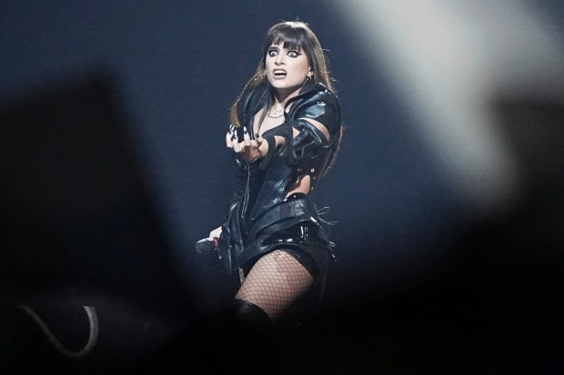 Imagine Stire Alexandra Căpitănescu, descrisă de presa internațională fiind „o combinație între Lady Gaga și Maria Callas”. Imagini cu reprezentanta României în finala Eurovision 2026 | 2review.ro