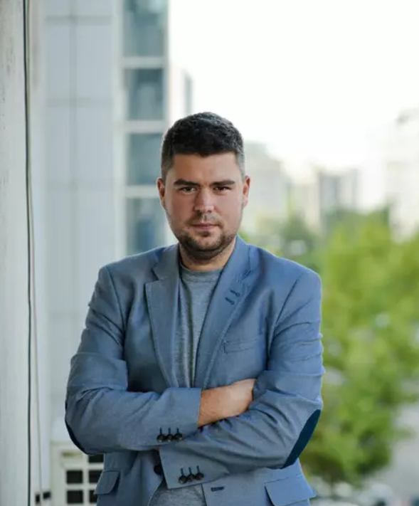 Insolvența „eternă” a companiilor de stat.  Cine sunt administratorii speciali care au grijă de Compania Națională a Uraniului, Romaero și Societatea de Administrare Active Feroviare