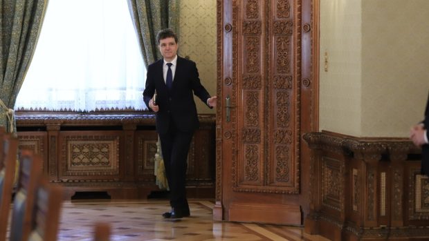 Nicușor Dan anunță continuarea consultărilor pentru formarea unui guvern pro-occidental stabil
