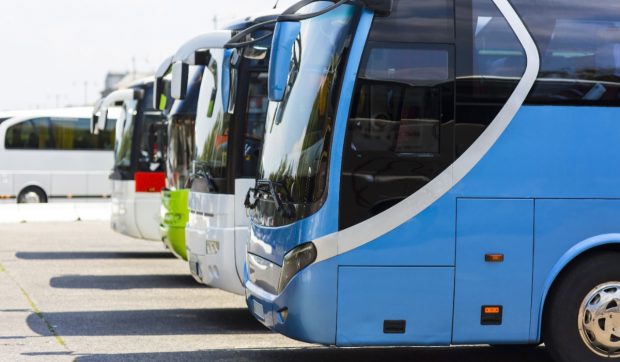 Trei români furau piese din autobuze și le lăsau nefuncționale, în Italia. Prejudiciu de peste 300.000 de euro
