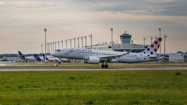 Un avion cu 130 de pasageri la bord a derapat și s-a oprit la marginea pistei, înainte de decolare
