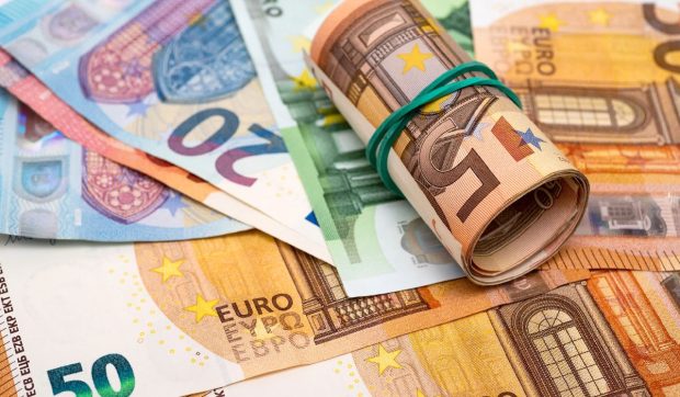 Un bărbat va primi 2.000 de euro pe lună până în 2031 fără să muncească, după ce i-au ieșit șase numere la loterie, în Austria