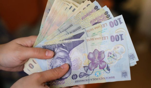 Peste 8 milioane de români dețin indirect acțiuni la companii mari prin fondurile de pensii private obligatorii