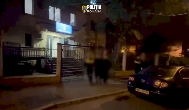 Bătaie cu ciocanul de șnițele în stradă, în București. Agresorul a fost reținut