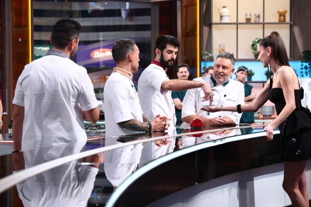 Imagine Stire „Chefi la cuțite” 11 mai 2026. Discuții aprinse între Chef Popescu și Chef Sautner. Irina Fodor intervine urgent. „Nu am de ales” | 2review.ro
