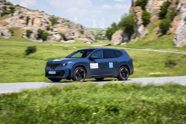 Costurile anuale și pe termen lung ale întreținerii: Mașină electrică versus mașină pe benzină în România