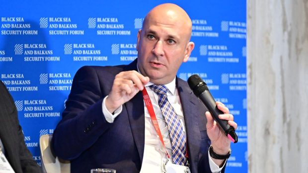 CEO-ul Hidroelectrica, Bogdan Badea, se retrage din cursa pentru şefie și acuză presiuni politice: „Dacă se vrea întoarcerea la tătucul care le știe pe toate, nu, mulțumesc”