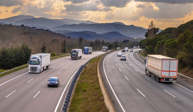 Venituri atractive pentru șoferii de camion din Ungaria, dar sacrificiile personale sunt considerabile