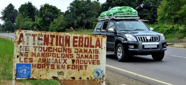 Virusul Ebola: origini, moduri de transmitere, riscuri și opțiuni de tratament în 2026