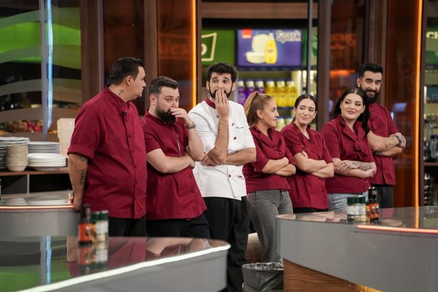 Imagine Stire Chefi la cuțite 4 mai 2026. Situație tensionată: o concurentă vrea să-și părăsească echipa | 2review.ro