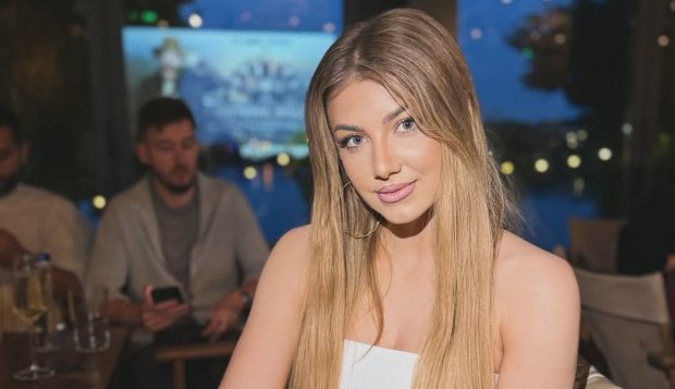 Imagine Stire Ce a spus Codruța Filip despre o nouă căsătorie: „E ok să ceri ajutor”. A divorțat recent de Valentin Sanfira | 2review.ro