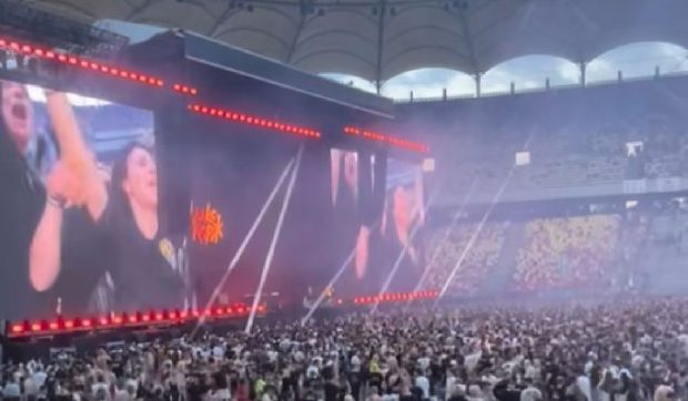Max Korzh a aprins spiritele pe Arena Națională din București, într-un concert energic cu mesaje pro-Ucraina