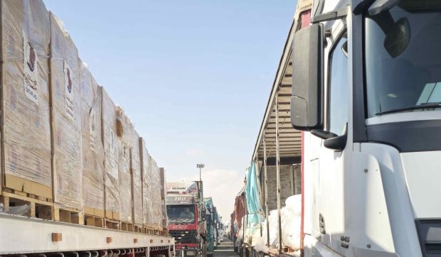 Arabia Saudită reușește o manevră logistică remarcabilă: un convoi de 3.500 de camioane traversează deșertul pentru a evita Strâmtoarea Ormuz