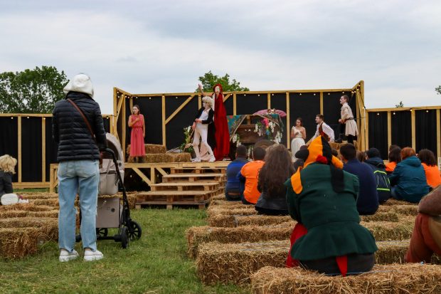 Shakespeare Village la Craiova: între lumea elisabetană și energia prezentului