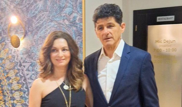 Imagine Stire Soția lui Miodrag Belodedici, Cornelia, a publicat fotografia de la prima întâlnire cu fostul mare fotbalist: „Uneori viața desparte, rătăcește, pune distanțe, tăceri și ani între oameni” | 2review.ro