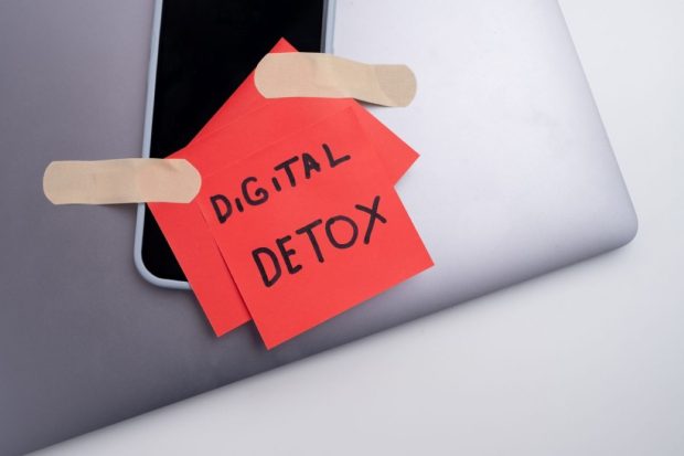 Detoxing digital: Cum să nu mai pierzi ore pe rețelele sociale fără să știi