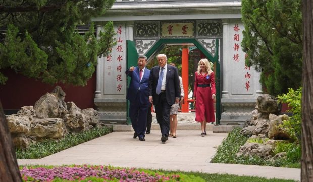 Donald Trump a fost primit de Xi Jinping la Zhongnanhai, locul unde puțini lideri străini ajung. Ce se ascunde în sediul păzit al conducerii Chinei