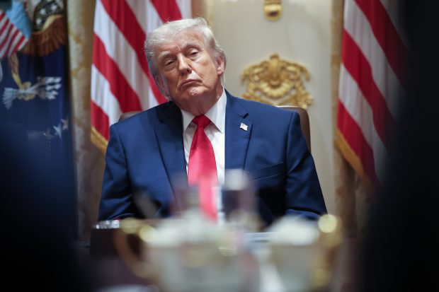 Donald Trump provoacă confuzii majore, amenințând un aliat al SUA în timpul unei ședințe oficiale