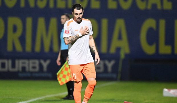 Tatăl fotbalistului Dragoș Huiban a murit în parcare, după meciul Oțelul-Metaloglobus: „Nu se mai văzuseră de mult, a venit să-l vadă astăzi”