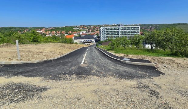 Modernizarea parțială a drumului din Oradea agravează traficul: asfaltarea completă amânată până în 2027