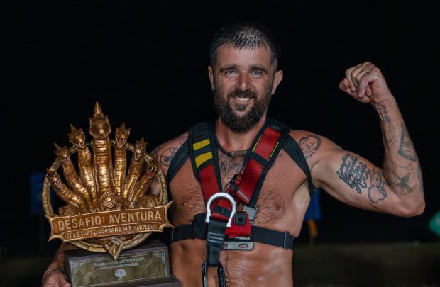 Imagine Stire Dumbo a câștigat primul sezon „Desafio: Aventura”. L-a învins în finală pe Vladimir Drăghia și a pus mâna pe marele premiu în valoare de 150.000 de euro | 2review.ro
