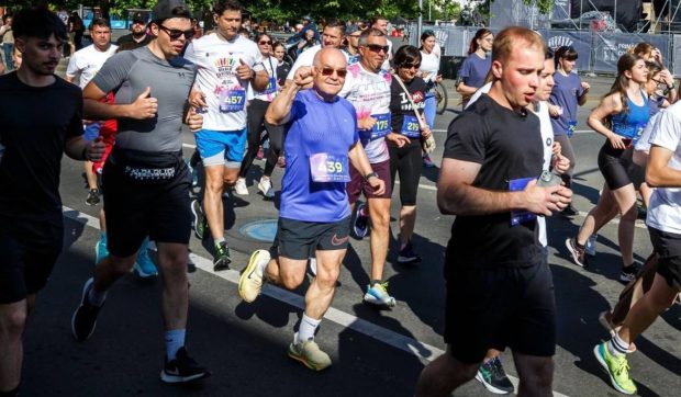 Emil Boc, la sprint prin centrul orașului la Zilele Clujului. Timpul-surpriză scos de primar la cursa de 3 kilometri