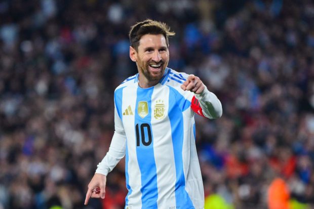 Lionel Messi devine al doilea jucător de fotbal miliardar, alăturându-se lui Cristiano Ronaldo