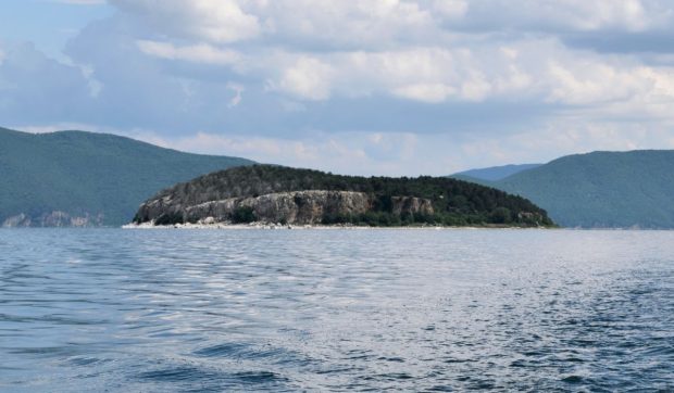 Golem Grad – Insula sălbatică de pe Balcani care cucerește turiștii în căutare de liniște și natură pură