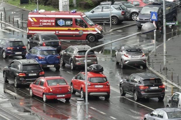 92 de intersecţii şi treceri de pietoni din București vor avea semafoare inteligente, cu 305 camere şi 1.500 de senzori