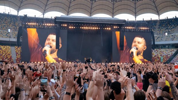 Imagini false cu „dezastrul” de după concertul lui Max Korzh pe Arena Națională din București, distribuite pe rețelele de socializare