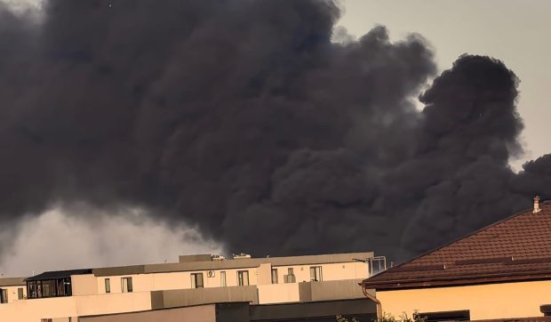 Incendiu violent la un depozit de cauciucuri din Bragadiru, Ilfov, cu multiple victime și intervenție masivă