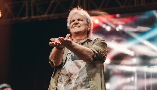 Cristi Minculescu impresionează pe scena Arenelor Romane la concertul aniversar Iris