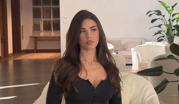 TikTokerița australiană Leah Halton impresionează fără filtre și inteligență artificială, cucerind internetul